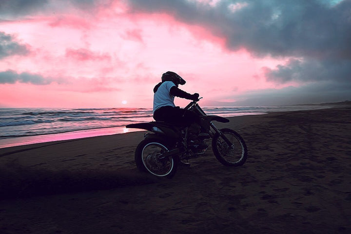 Altrove Motociclette: Acqua e Polvere